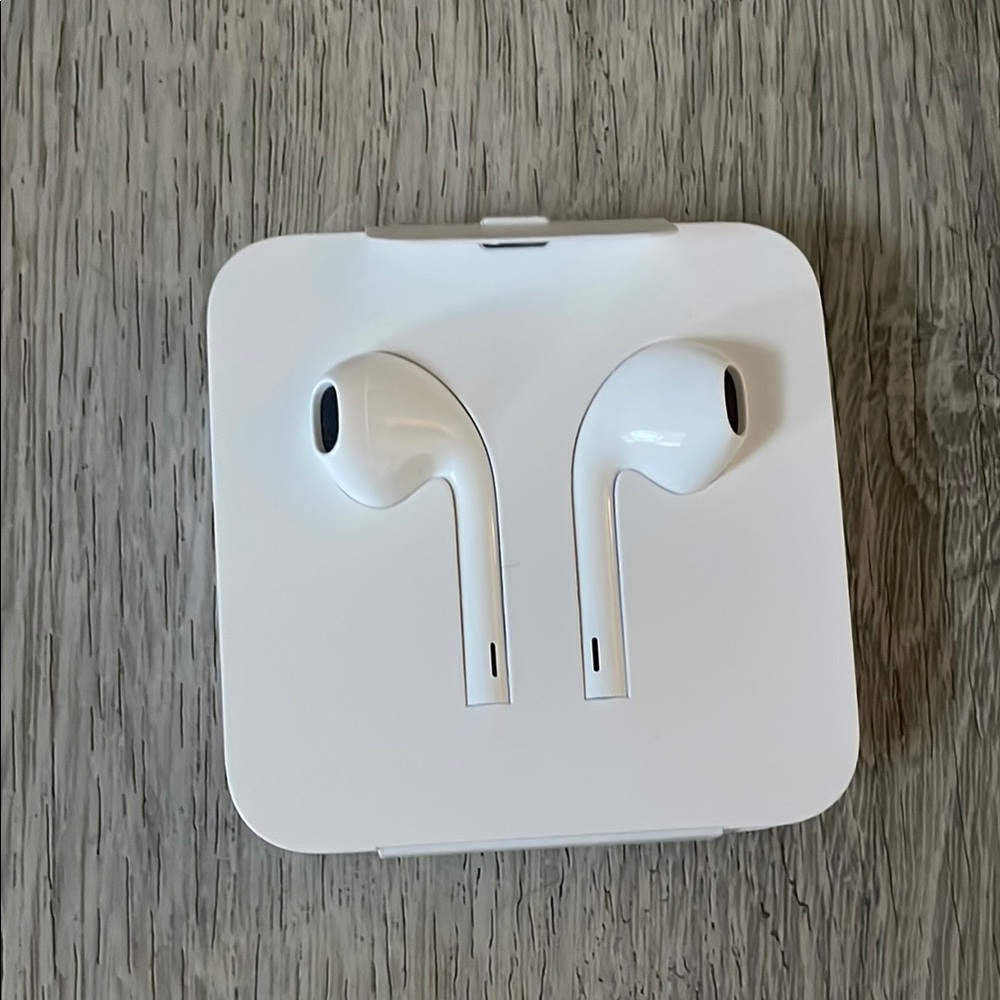 Apple White EarPods with Lightning Connector